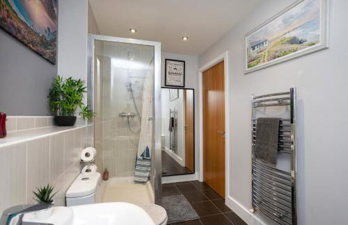 Vista Verde - Luxury City Penthouse 2BR - Sleeps up to 6 - Parking - Photo 55