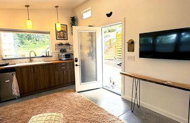 Tiny House Rental in Asheville, NC - The Bat Shack - Foto 49