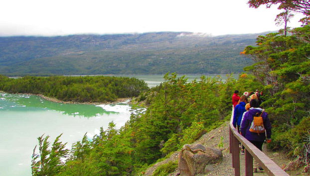 Walk towards the glacier