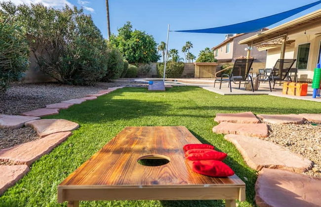 New Listing! Stylish 4 Bdrm W/pool and Game Room - Foto 41