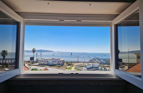 Riverfront 2 Bedrooms with Balcony - Foto 26