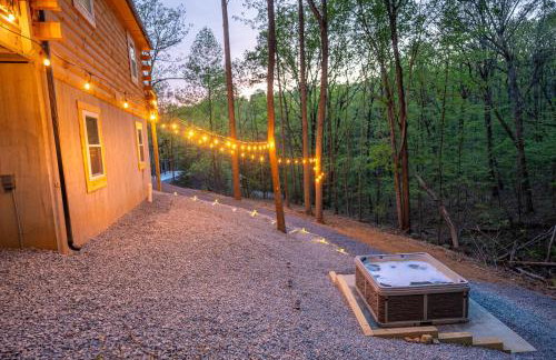 The Wilderness Cabin - Shenandoah Getaway - HotTub, Arcade, RiverAccess - Foto 56