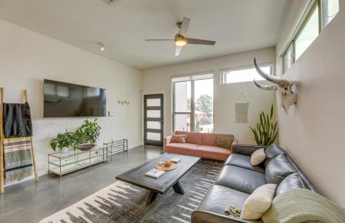Modern Austin Townhome with Covered Patio, Balcony! - Foto 5