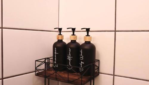 Entire Stunning Townhouse 3br/2.5ba w Parking - Foto 2