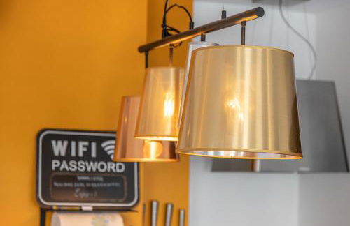 LB Vacation Rentals I Cannes Center, Renovated Apartment with Balcony, Ideal for Holidays or Congress! - Photo 17