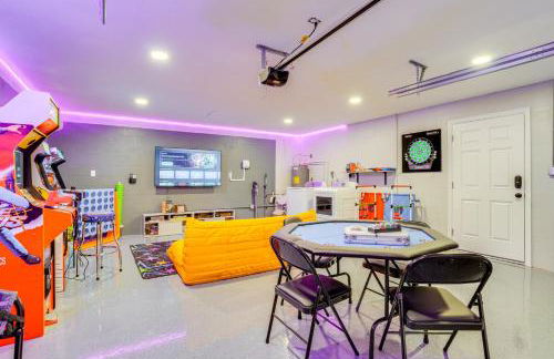 Mid-Century Lakeland Home with Game Room! - Foto 19