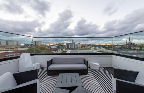 Modern Studio Apt with Rooftop, Gym, and Parking - Foto 22