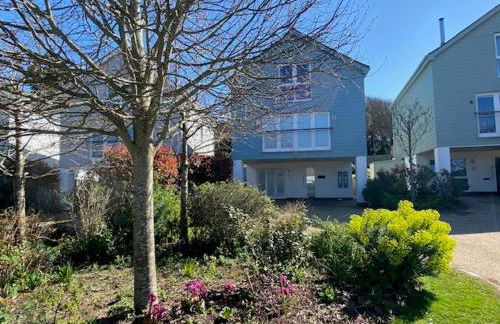 6 The Salterns - Yarmouth - Photo 1