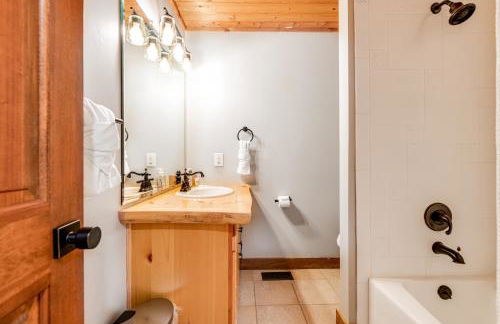 Spacious Serene Cabin Sleep 14 Pool Hot Tub Games - Foto 16