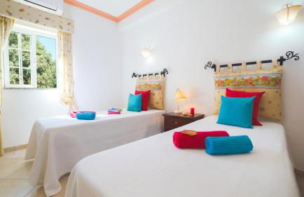 Exceptional Villa with Pool, Tennis Court, Games Room - Foto 32