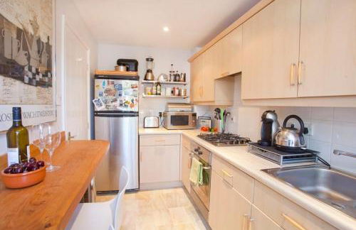 Walking distance to racecourse and city centre - Foto 10