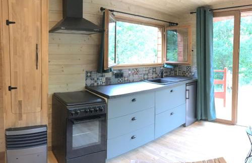 Évasion romantique en roulotte autonome avec confort moderne en pleine nature - FR-1-591-552 - Foto 5