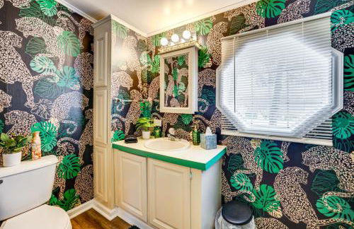 6 Mi to State Harbor! Stylish Port Austin Home - Foto 14