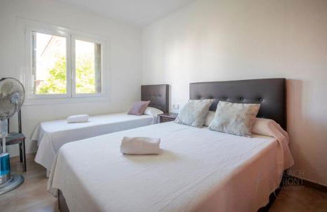 R153 - Espaciosa Villa con Piscina Privada en Coma - Foto 12