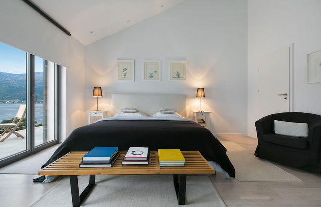 Beachfront Villa Poseidon with Heated Pool - Foto 2