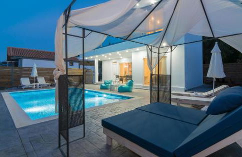 Maridenia Villa - Family Escape with Private Pool, by ZanteWize - Foto 27