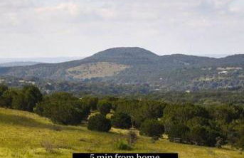 Entire 2br 2ba hilltop view home Sleeps 8 pets 4 acres Jacuzzi Central AC Kingbeds Office Free WiFi Parking Full Kitchen Refrigerator Washer Dryer Furnished Three 3 Large Sunset Dining Patios Grill Stovetop Oven Hiking Wildlife Firepit Quiet very Secluded - Foto 73