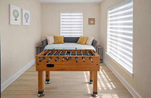 Spacious Upadated 2 King Beds Pets Welcome With Large Private and Fenced Yard Minutes to Beaches - Photo 55