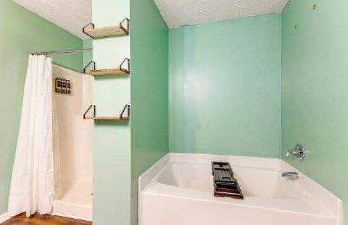 18 Mi to Atlanta Family Retreat with Patio - Foto 18