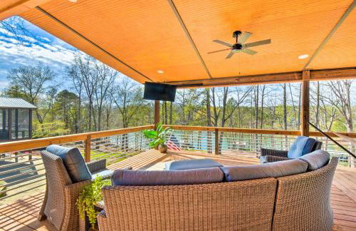 Townville Lake House with Private Dock, Kayaks! - Foto 22