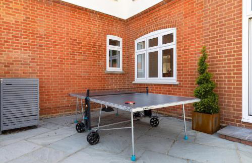 Merry Lakes - Luxury Lakeside Escape with Pool - Just 30 Minutes from London - Foto 50