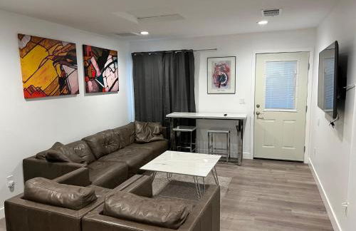 Brand new private one bed one bath home with private parking for 2 - Foto 18