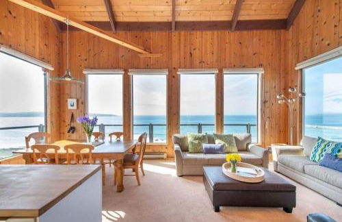 Breaking Waves! On the Bluff! AMAZING VIEWS!! BBQ! Fast WiFi! Walk to Beach!!! - Foto 1