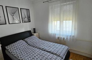 Laura Exclusive, dizajnerski uređen stan, izvrsno opremljen, self check-in - Foto 15