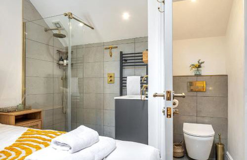 The Enchanted Cottage - Photo 12