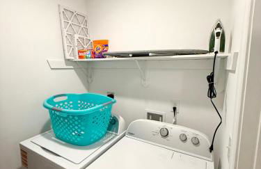 Bright, Cozy & Convenient - Minutes from UAB, Airport and Downtown Fun! - Foto 10