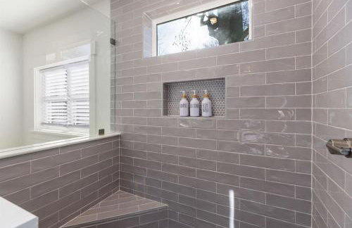 Disc Golf Getaway - Hot Tub, Soaking Tub, Games - Near Uptown - Foto 4