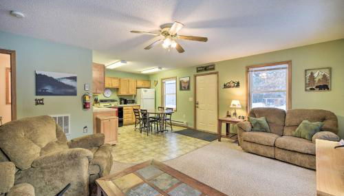 Wooded Danbury Cabin with Grill and Fire Pit! - Foto 3