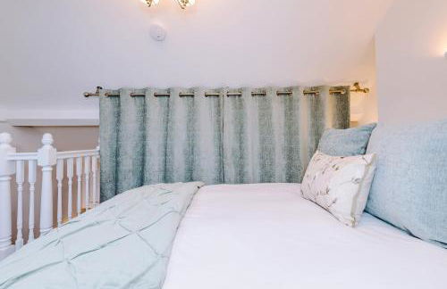 Country Charm Cottage Sleeps 4 & Free Parking - Photo 37