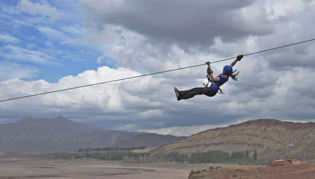 Tirolina sobre el embalse Potrerillos - Foto 3