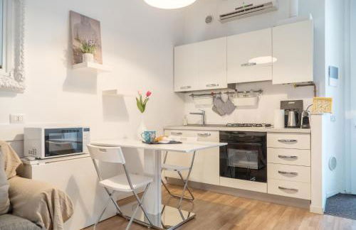 Charming Milanese Apartments - Photo 38