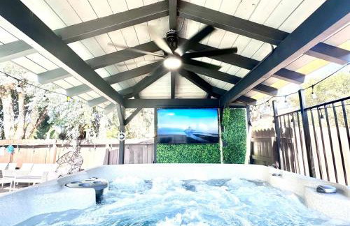 Half ACRE Lux Pool SPA with FIREPIT ARCADE Grill Sleeps 40 - Foto 19