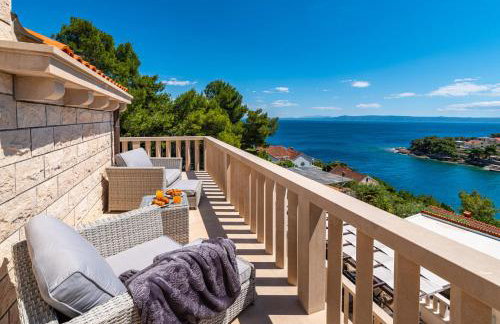 Villa Kadena - Luxury Seaside Villa with Private Heated Pool - Photo 61