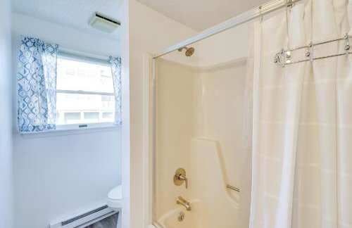 Beach Plum Manor with Stargazing Dome Home Across From Beach - Foto 17