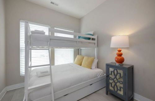 Two Townhomes - Hot Tubs and Rooftop Balconies - Foto 11