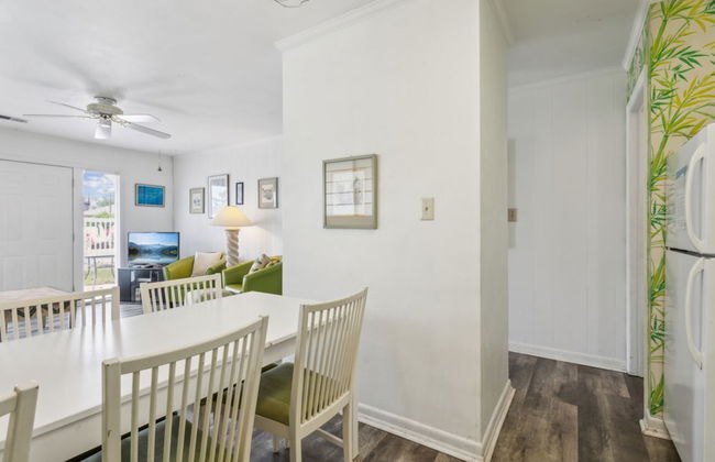 Retro Turtle Reef Condo 1 Block From Beach w Pool - Foto 25