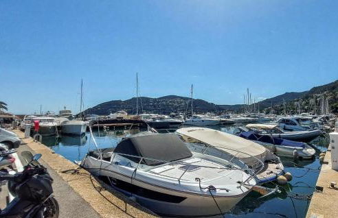 Awesome Home In Fréjus With Kitchen - Foto 17