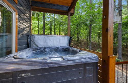 Cozy Cabin with Hot Tub, Fire Pit and Arcade Games - Foto 10