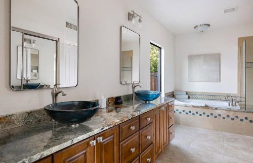 Arch Views Beautifully designed home with swimming pool table and more - Foto 19