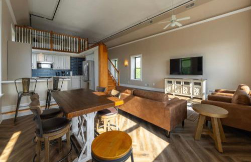 Above Coffee Shop, Cincy Hilltop Apt, City Views! - Foto 10