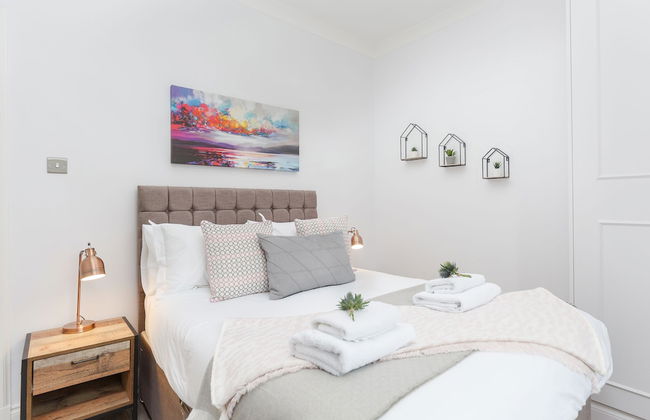 Dollar Apartments at 39 - Photo 4