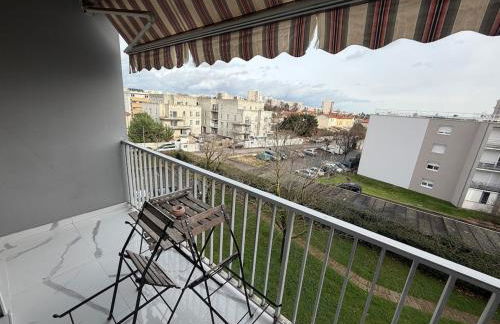 Bel Appartement spacieux T4 avec 2 Parkings privée Gratuit - Foto 34