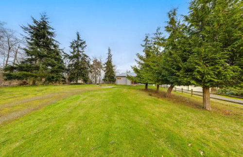 Water Views Whidbey Island Hideaway with Deck - Foto 24