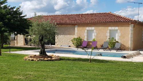 Villa spacieuse 4 chambres Gîte les manoques - Foto 3, sunbed, Garden view