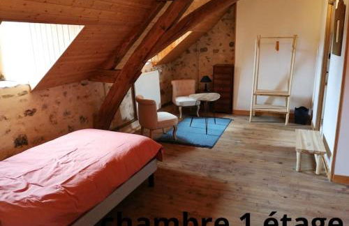 la longère du plessis Mornay, 30 min du Puy du fo, wifi, parking, jardin - Foto 13