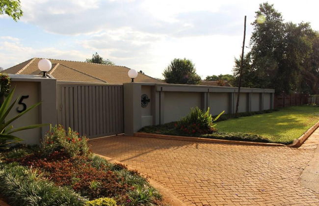 A Pristine B B Located in Belvedere Harare - 2006 - Foto 8